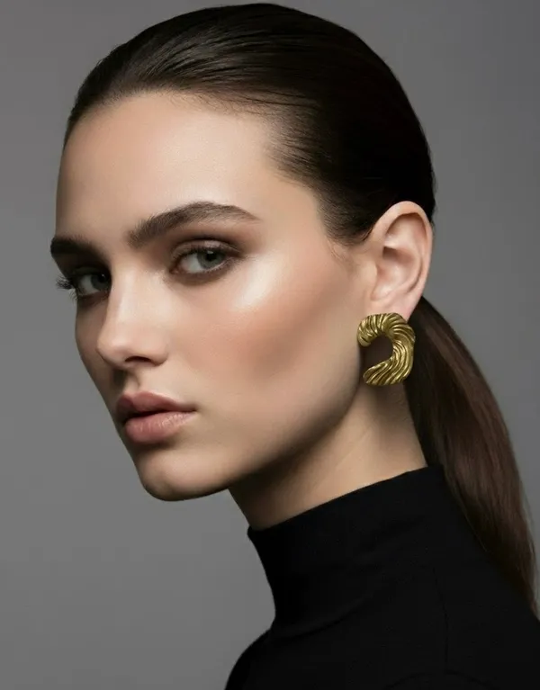 Gold_Golden_Ripple_Crescent_Earrings_For_Women